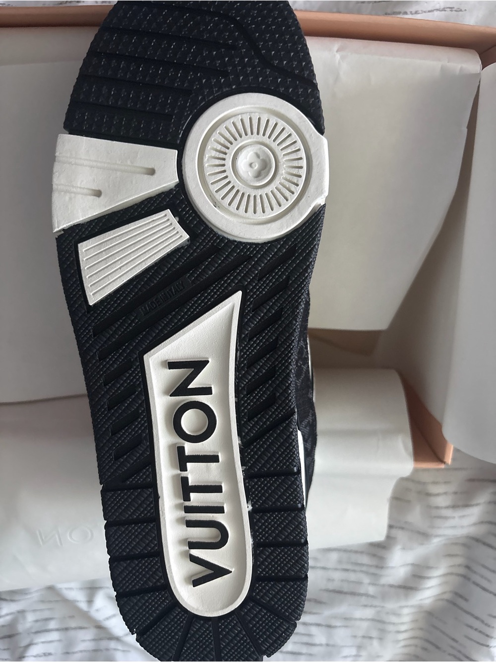 Louis Vuitton Black and White Low-Top Sneaker - Picture 3 of 10